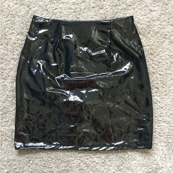 Fashion Nova Mini Skirt - Picture 5 of 10